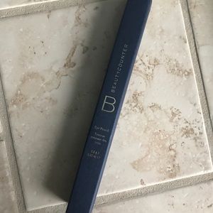 New with box Beautycounter eye pencil